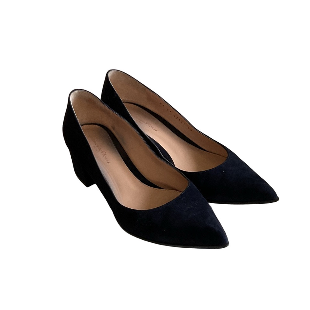 Gianvito Rossi Elegant Piper Pump Suede Navy Block Heels